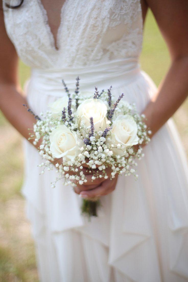 Minimal Bridal Bouquet | Arabia Weddings